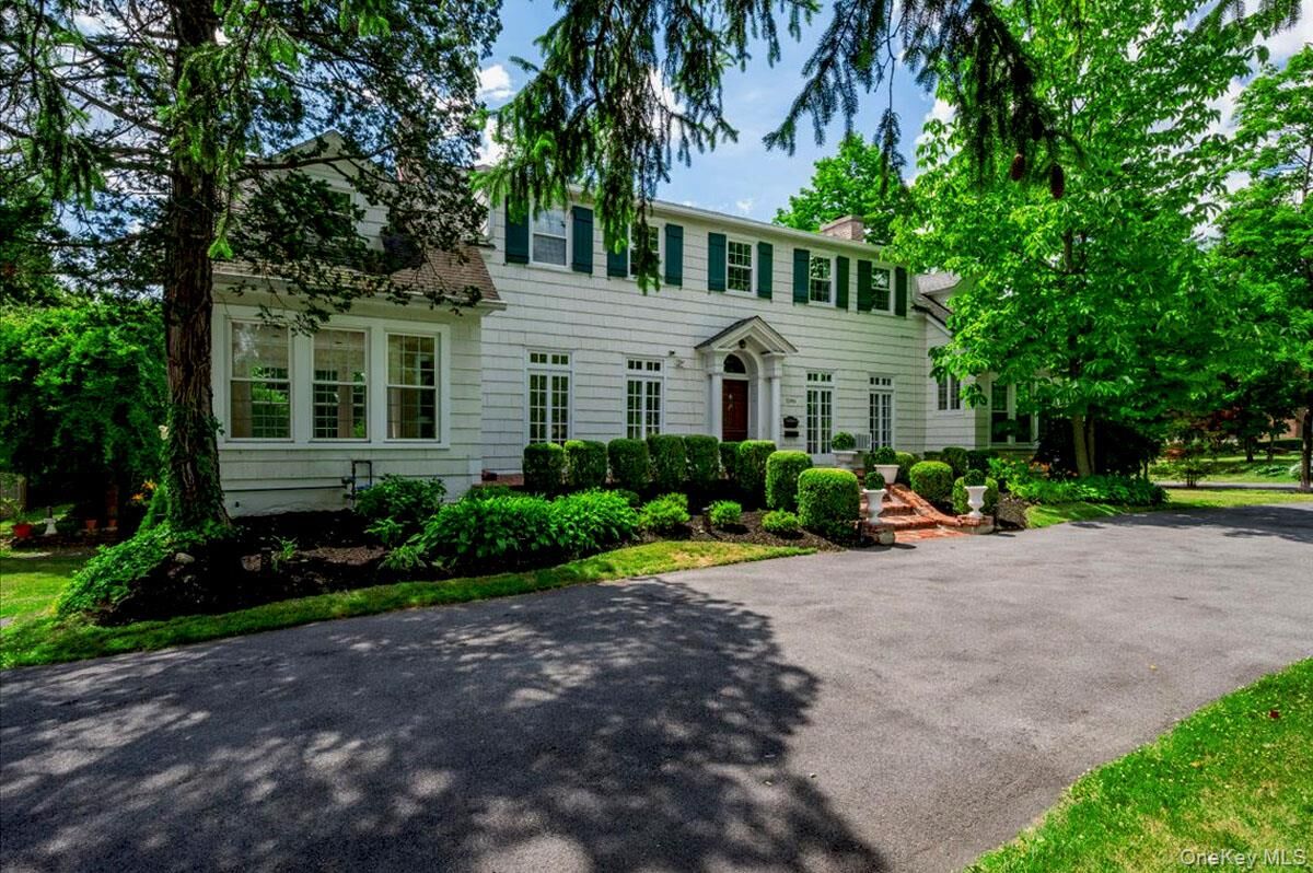 Property Photo:  1146 North Avenue  NY 10804 