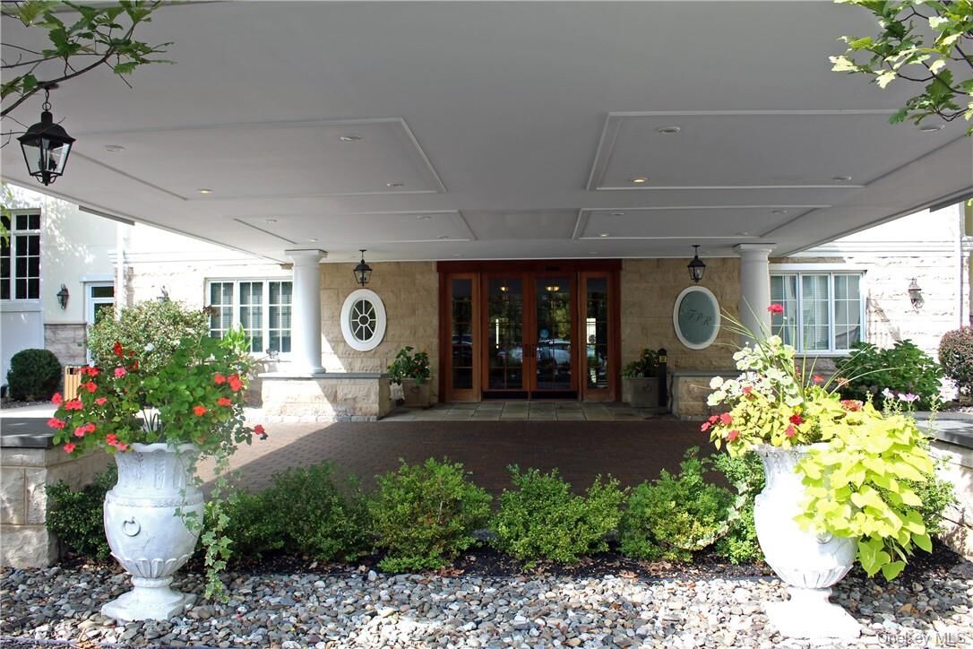 Property Photo: 405 Trump Park NY 10588