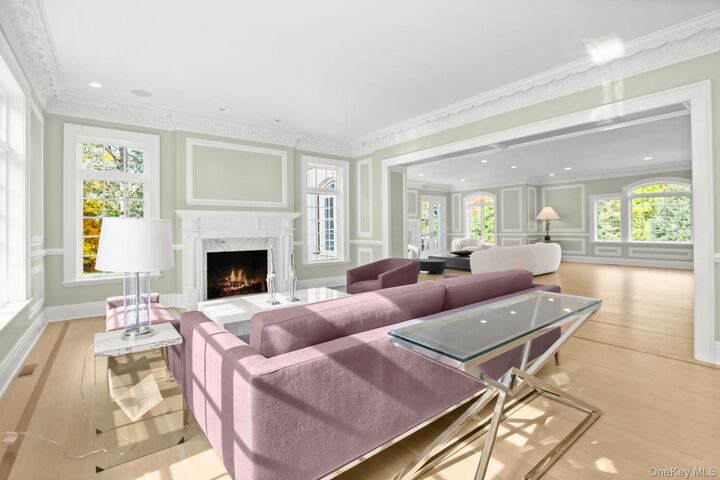 Property Photo: 4 Cowdray Park Drive NY 10504
