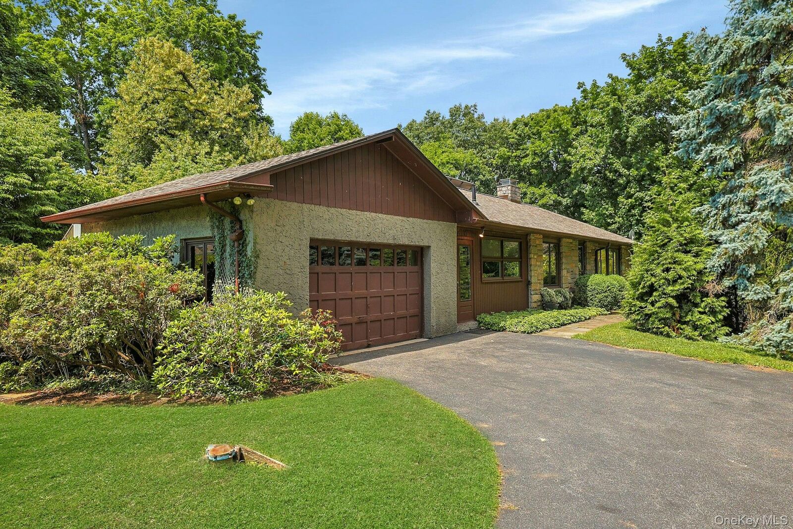 Property Photo:  15 Grandview Lane  NY 10594 