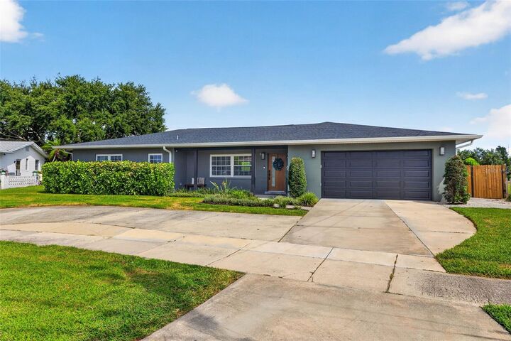 Property Photo: 2101 37th Street N FL 33713