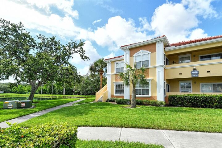 Property Photo:  1010 Villagio Circle 201  FL 34237 