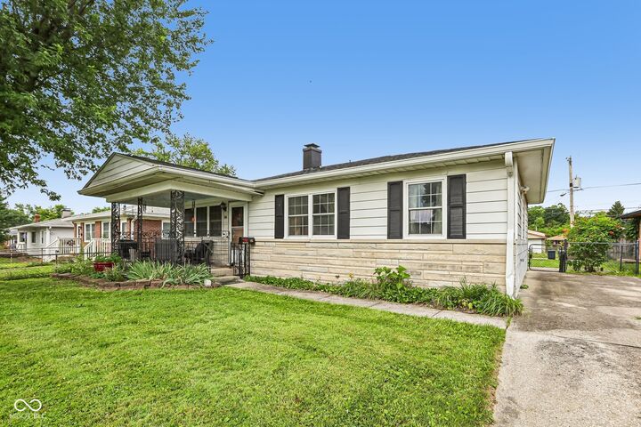Property Photo:  186 N 8th Avenue  IN 46107 