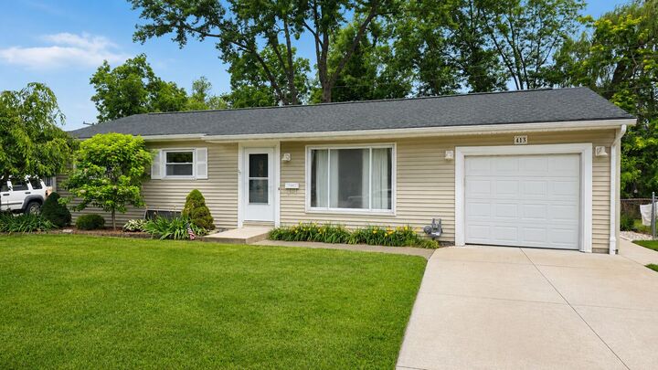 Property Photo:  413 Argyle Court  MI 48160 