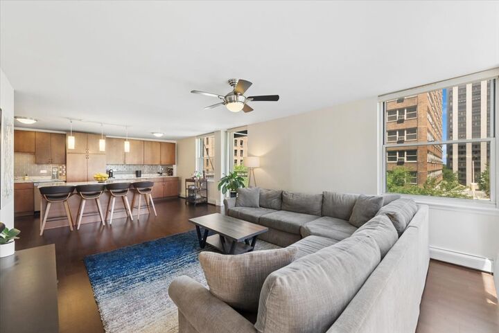 Property Photo:  3033 N Sheridan Road 601  IL 60657 
