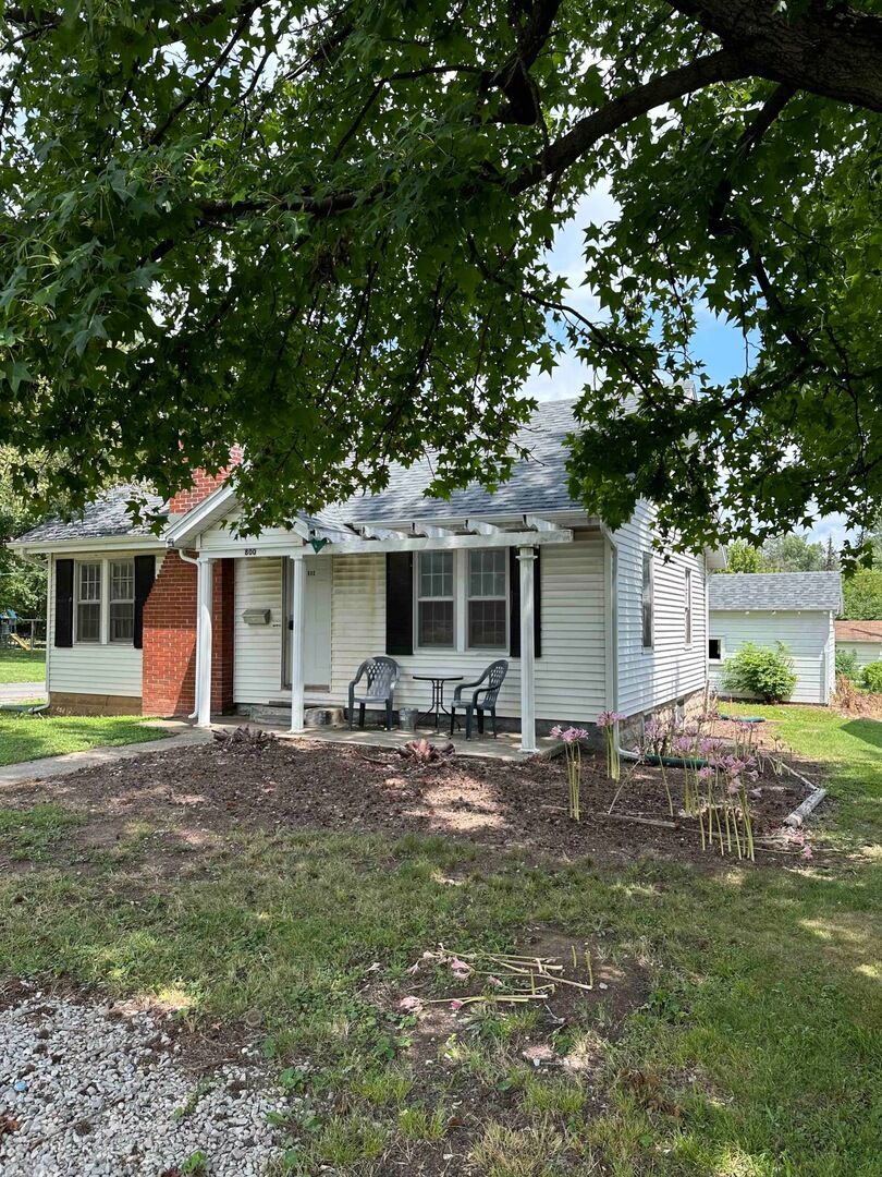 Property Photo:  800 S 25th Street  IL 62864 