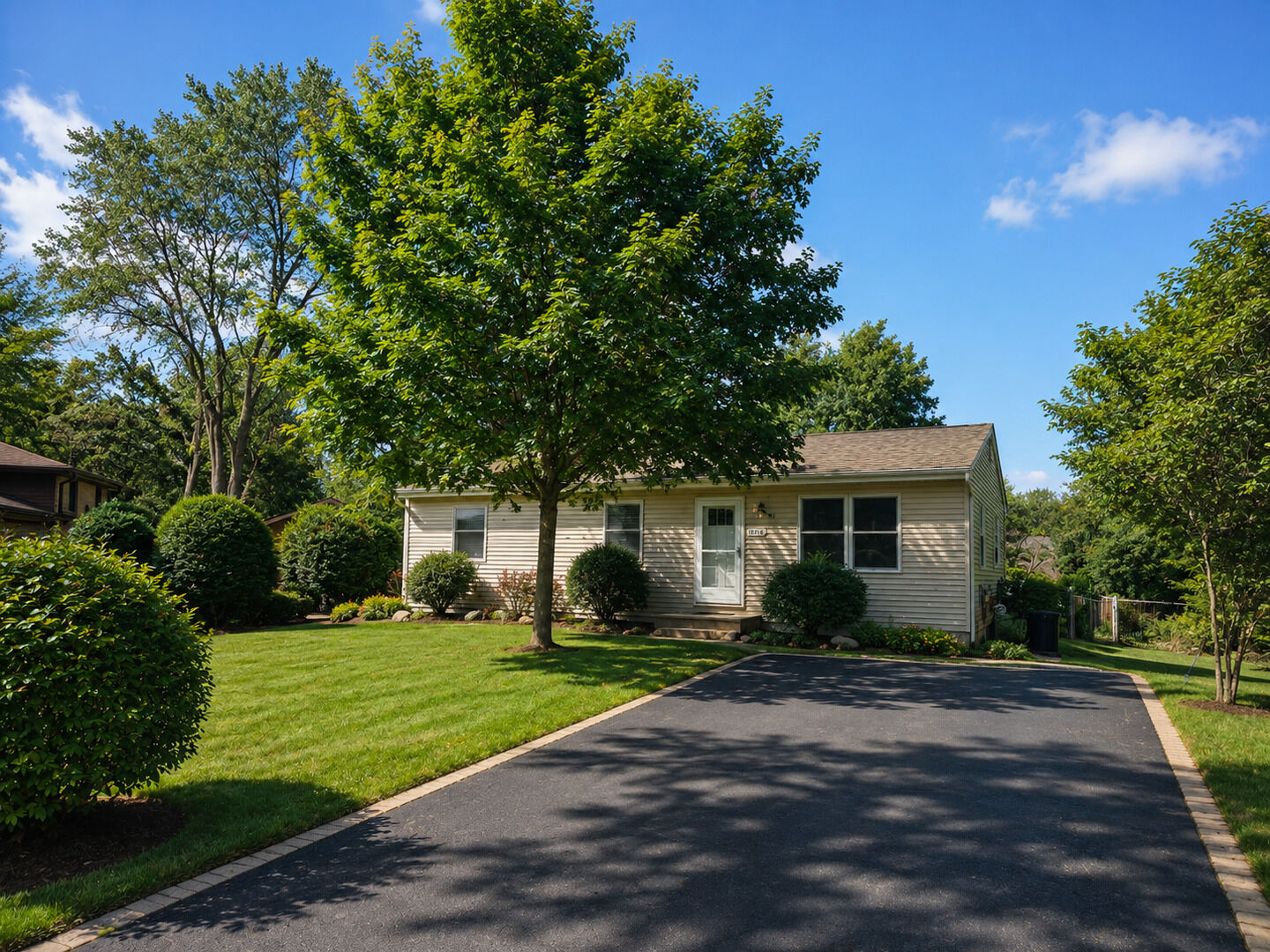 Property Photo: 1814 Hazelwood Drive IL 60046