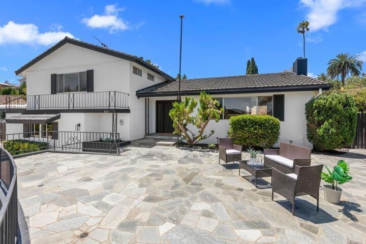 Property Photo:  667 Crescent Lane  CA 92084 