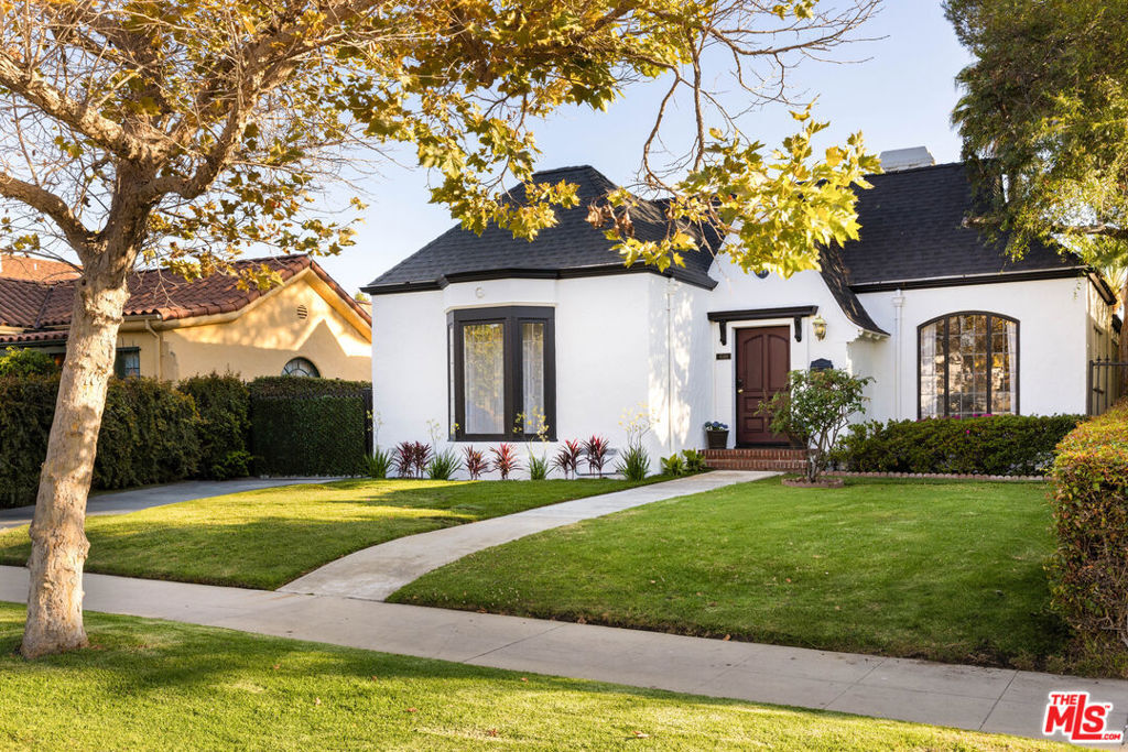 Property Photo: 6148 San Vicente Boulevard CA 90048
