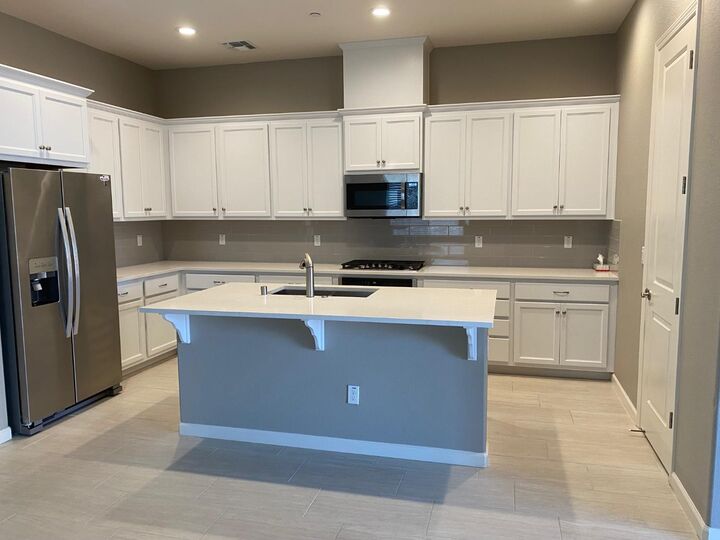 Property Photo:  442 Olivadi Way  CA 95834 