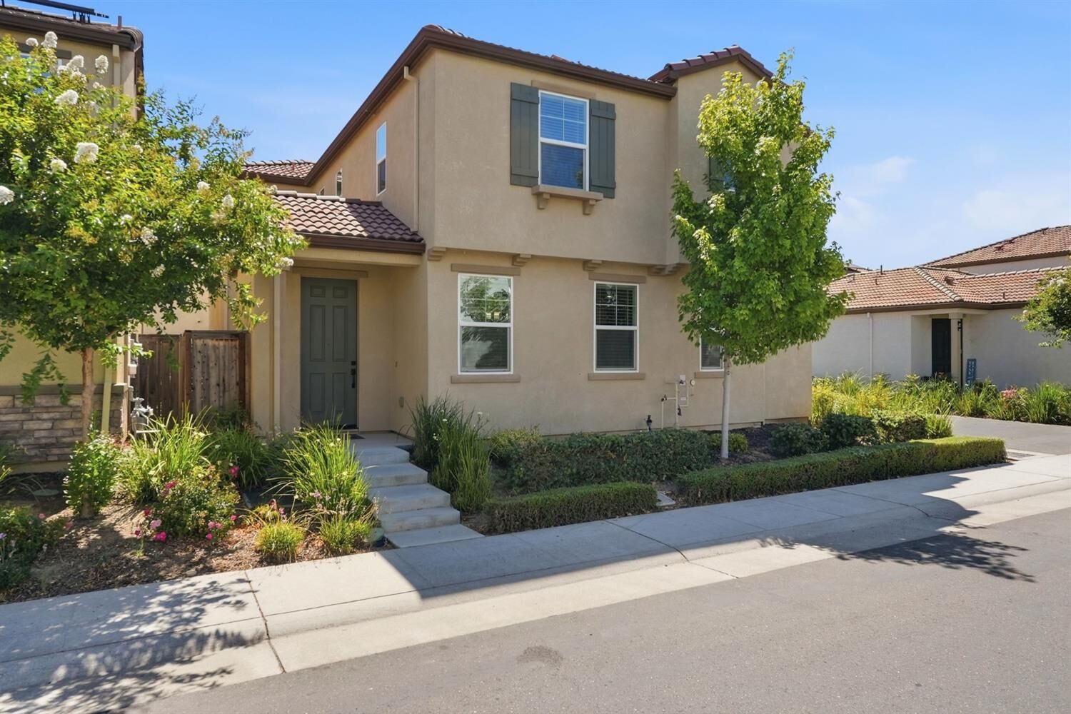 Property Photo:  9911 Del Surf Lane  CA 95757 