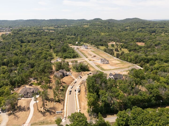Property Photo:  1810 Mariner Ln  TN 37027 
