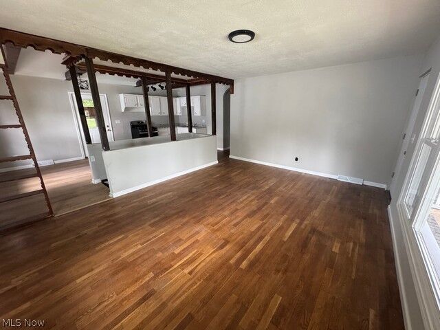 Property Photo:  972 NW Southern Boulevard  OH 44485 