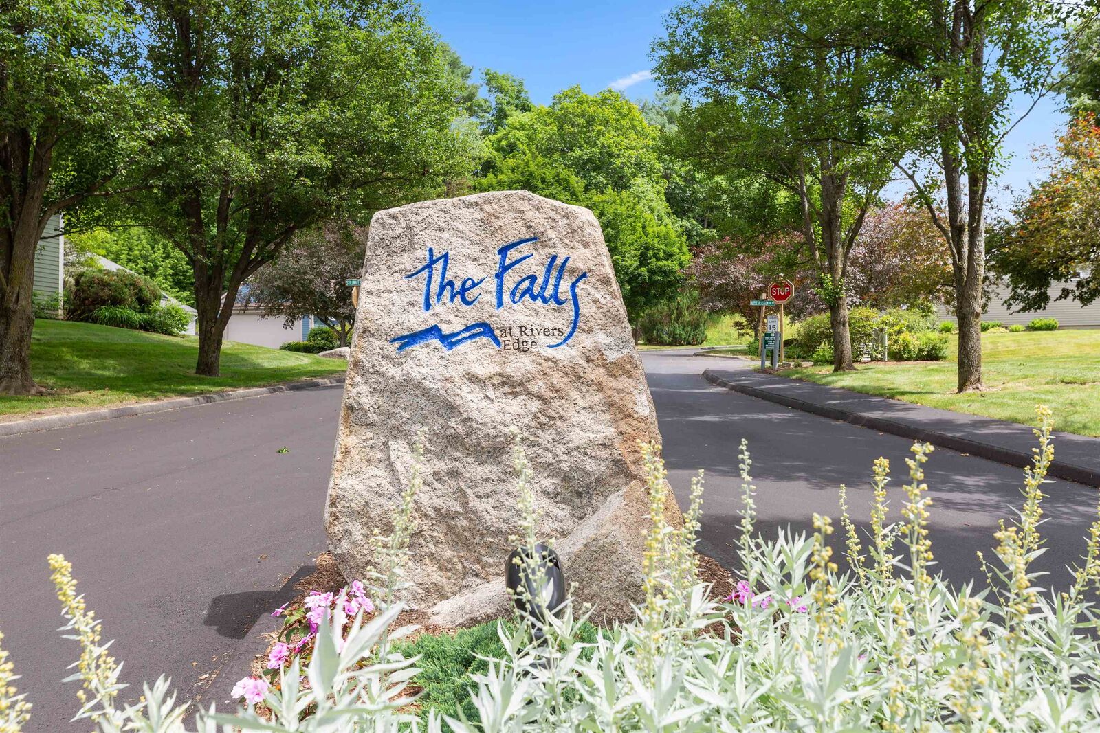 Property Photo:  26 Fountain Way  NH 03784 