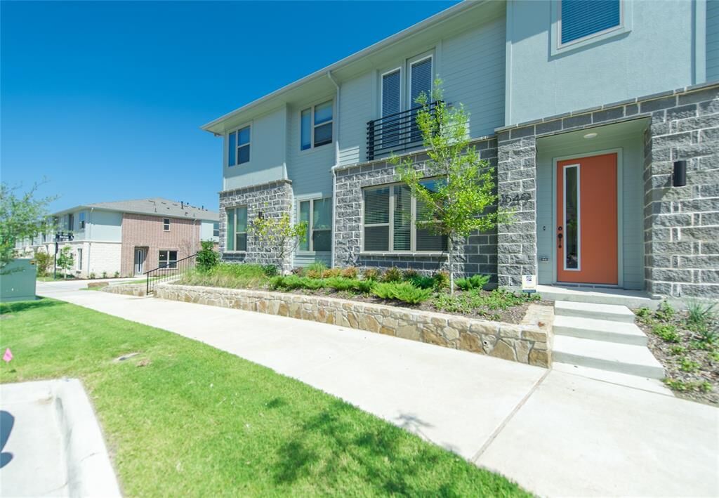 Property Photo: 1540 Navasota Trail TX 75075