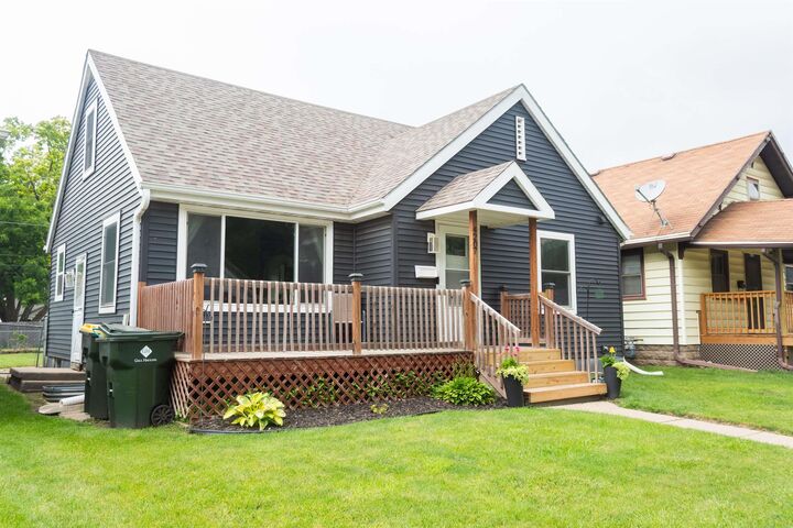 Property Photo:  4207 Harrison St  IA 51108 