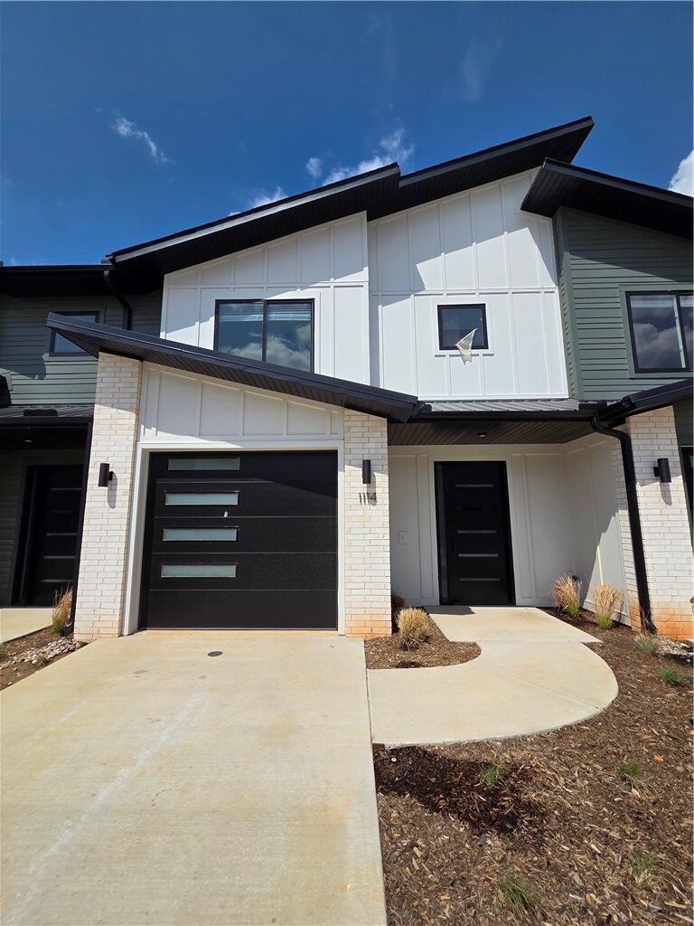 Property Photo:  1114 Emilia Avenue  AR 72745 