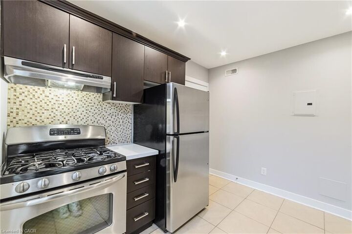Property Photo:  1544 King Street E 301  ON L8K 1S9 