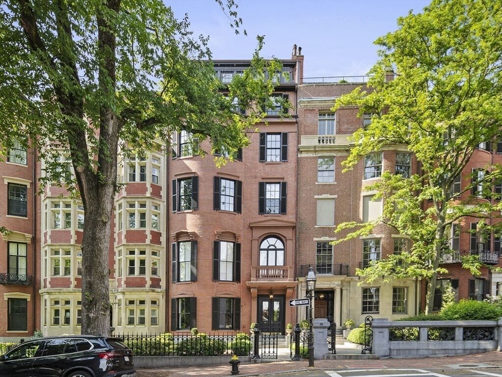 Property Photo:  63 Mount Vernon St 4  MA 02108 