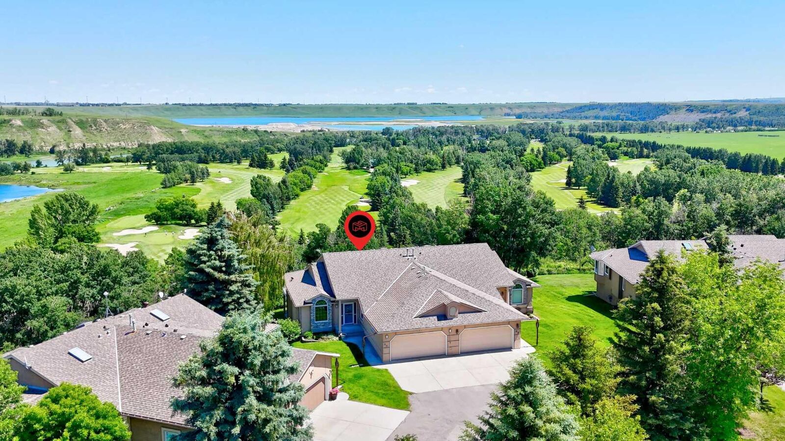 Property Photo: 44 Cottonwood Boulevard AB T1S 4W2