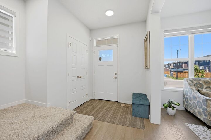 Property Photo:  908 West Lakeview Drive  AB T1X 2N3 