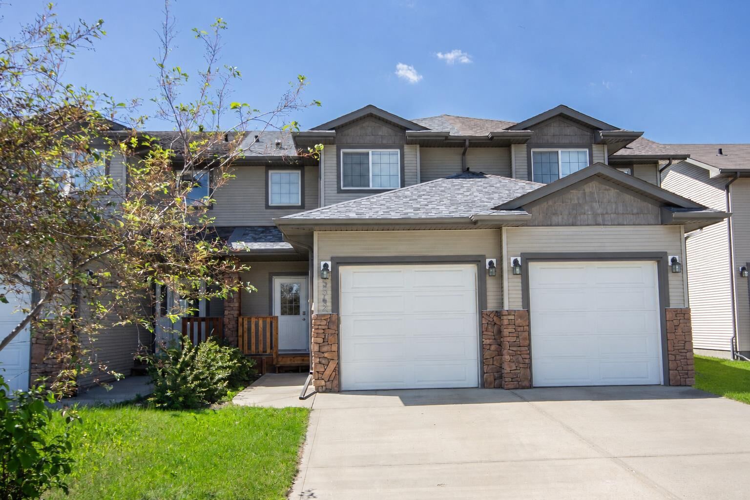 Property Photo: 5542 Prairie Ridge Avenue AB T4M 0C2