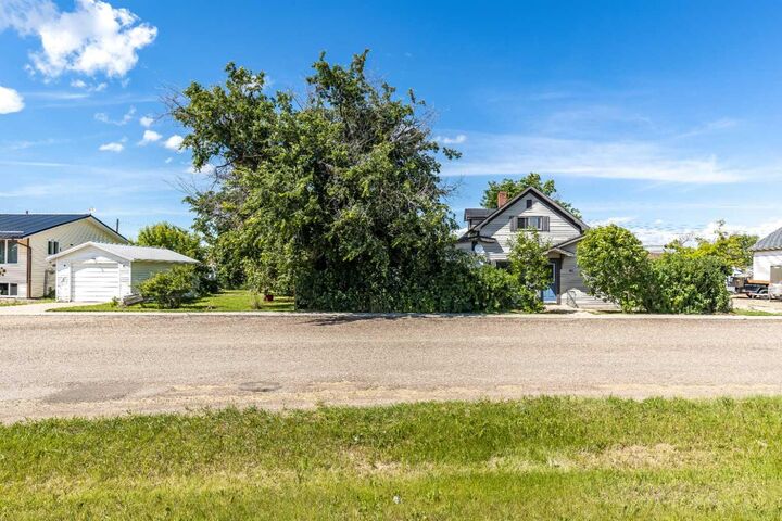 Property Photo: 80 Pacific Avenue AB T0J 1V0