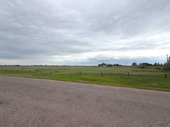 Property Photo: Cassils Road W AB T1R 1C5