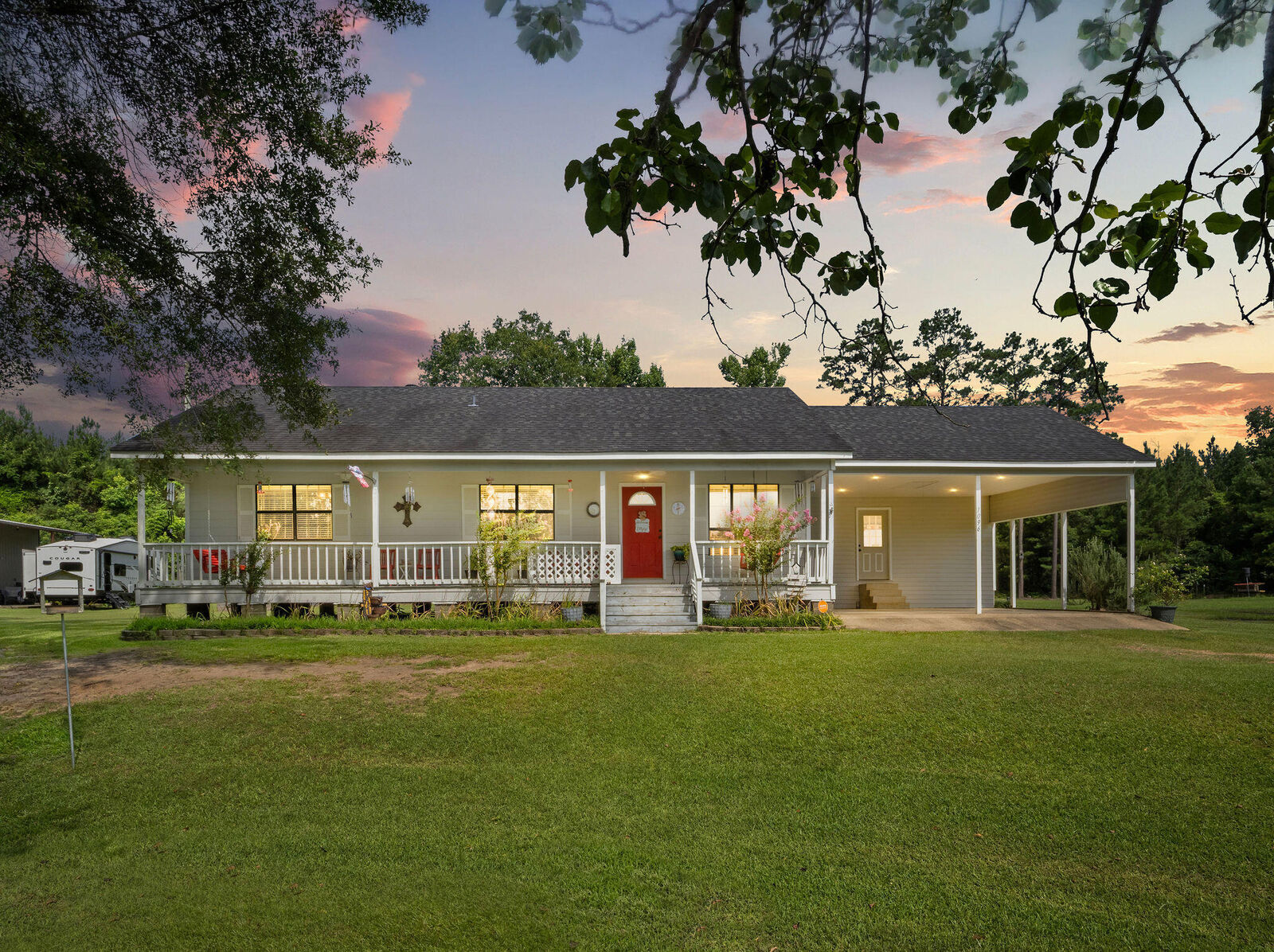 Property Photo:  1096 Louisiana 8  LA 71446 
