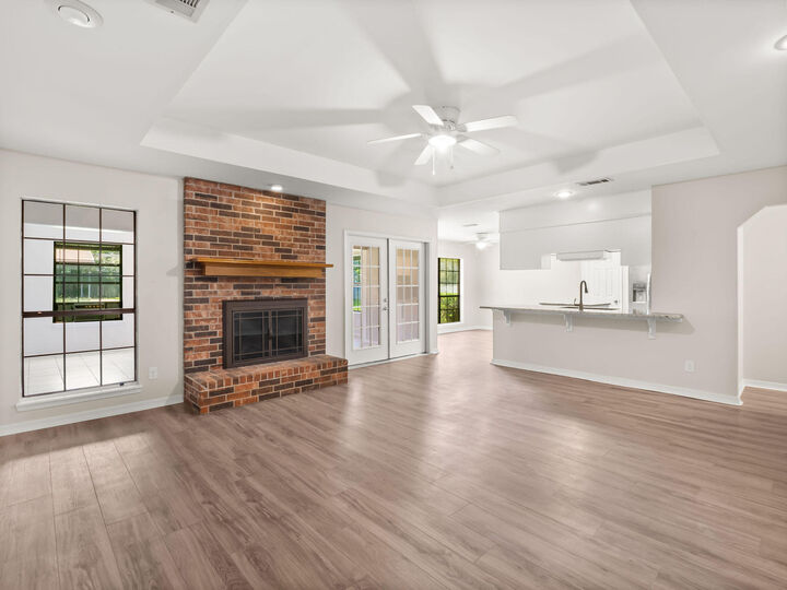 Property Photo:  211 Colony Park  LA 71446 
