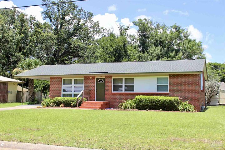 Property Photo: 3820 Whispering Pines Dr FL 32504