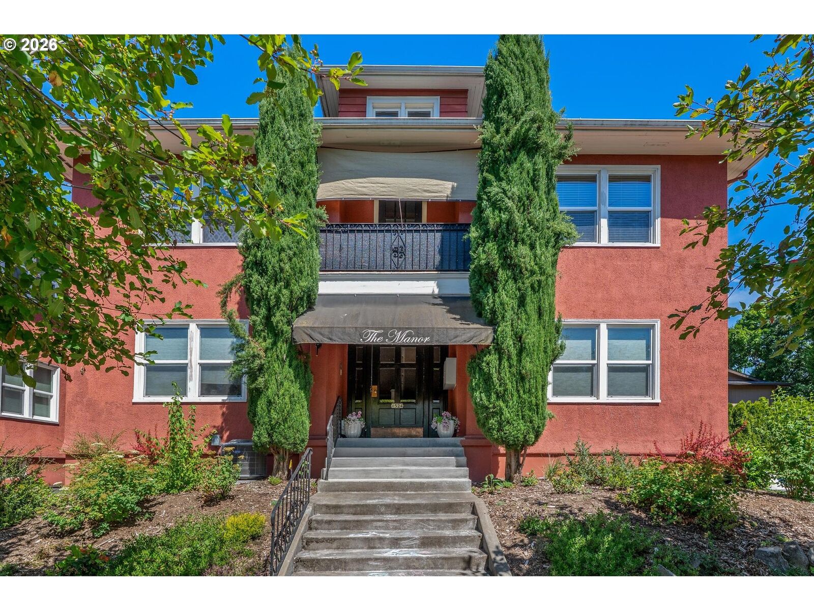 Property Photo:  1524 NE 26th Ave 4  OR 97232 
