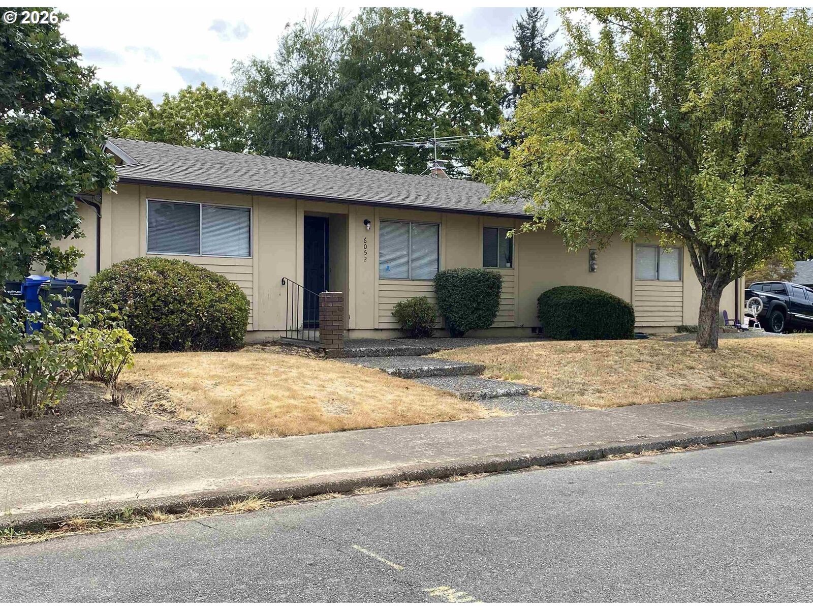 Property Photo: 2133 Northtree Dr NE OR 97303