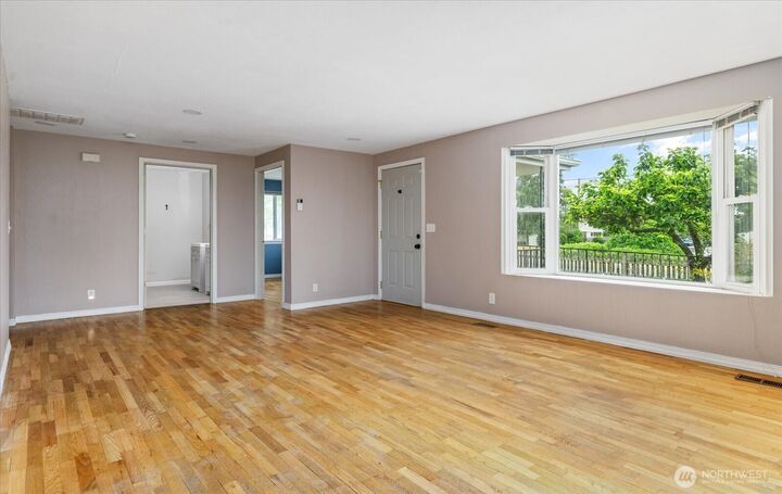 Property Photo:  672 SE 4th Avenue  WA 98277 
