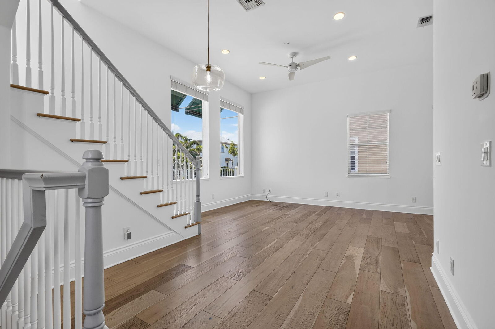 Property Photo:  180 NE 6th Avenue A  FL 33483 