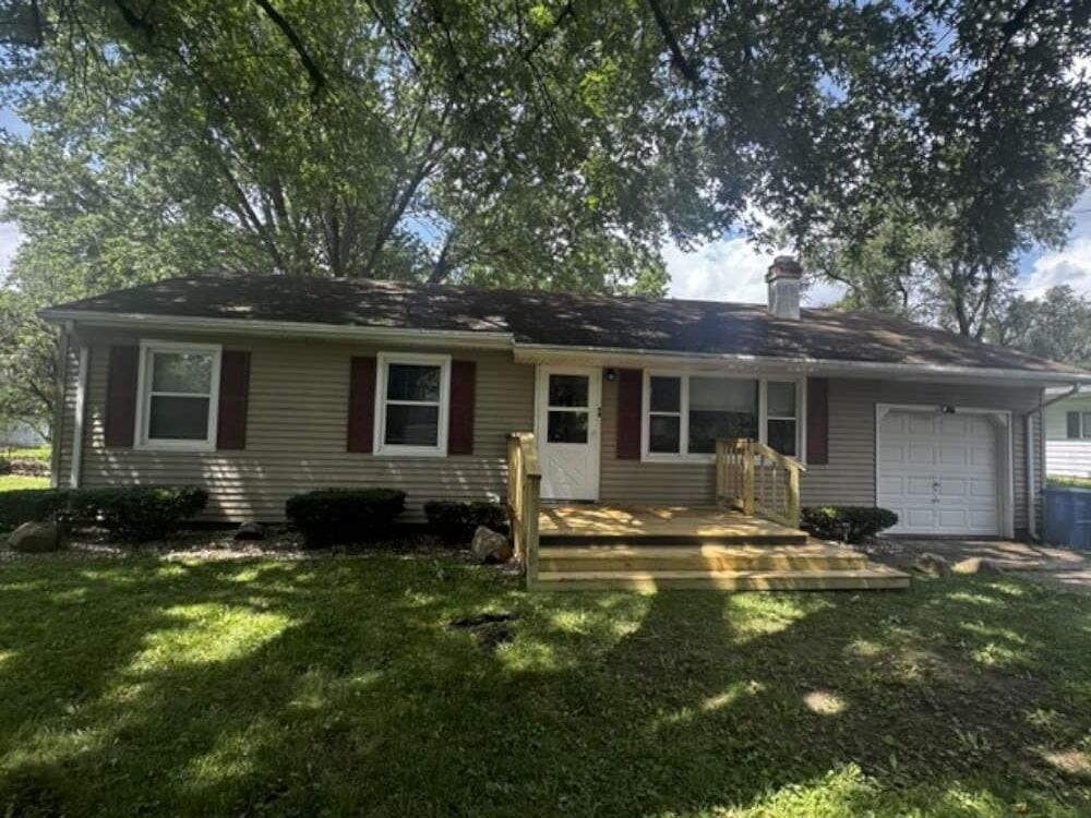 Property Photo:  1030 Crescent Drive  IN 47374 