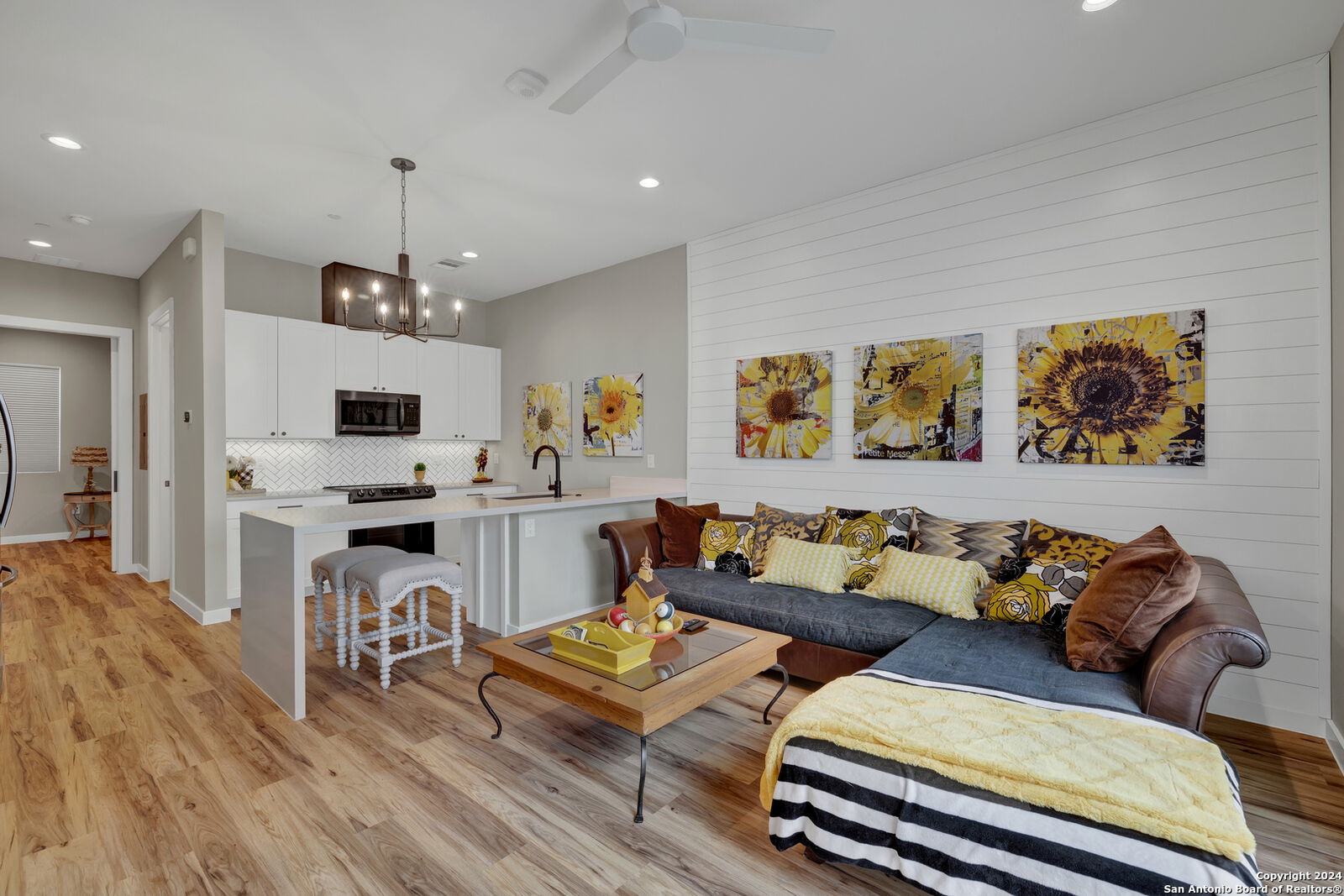 Property Photo:  1208 N Academy Ave 3101  TX 78130 