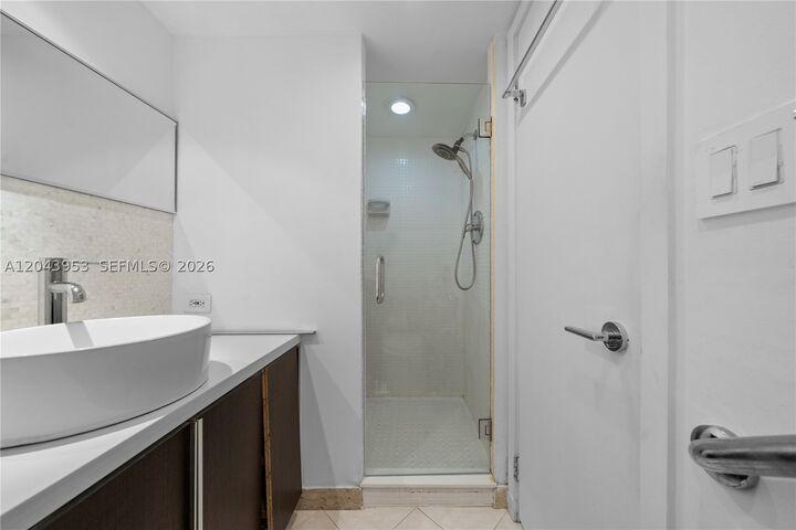 Property Photo: 11 Island Ave 610 FL 33139