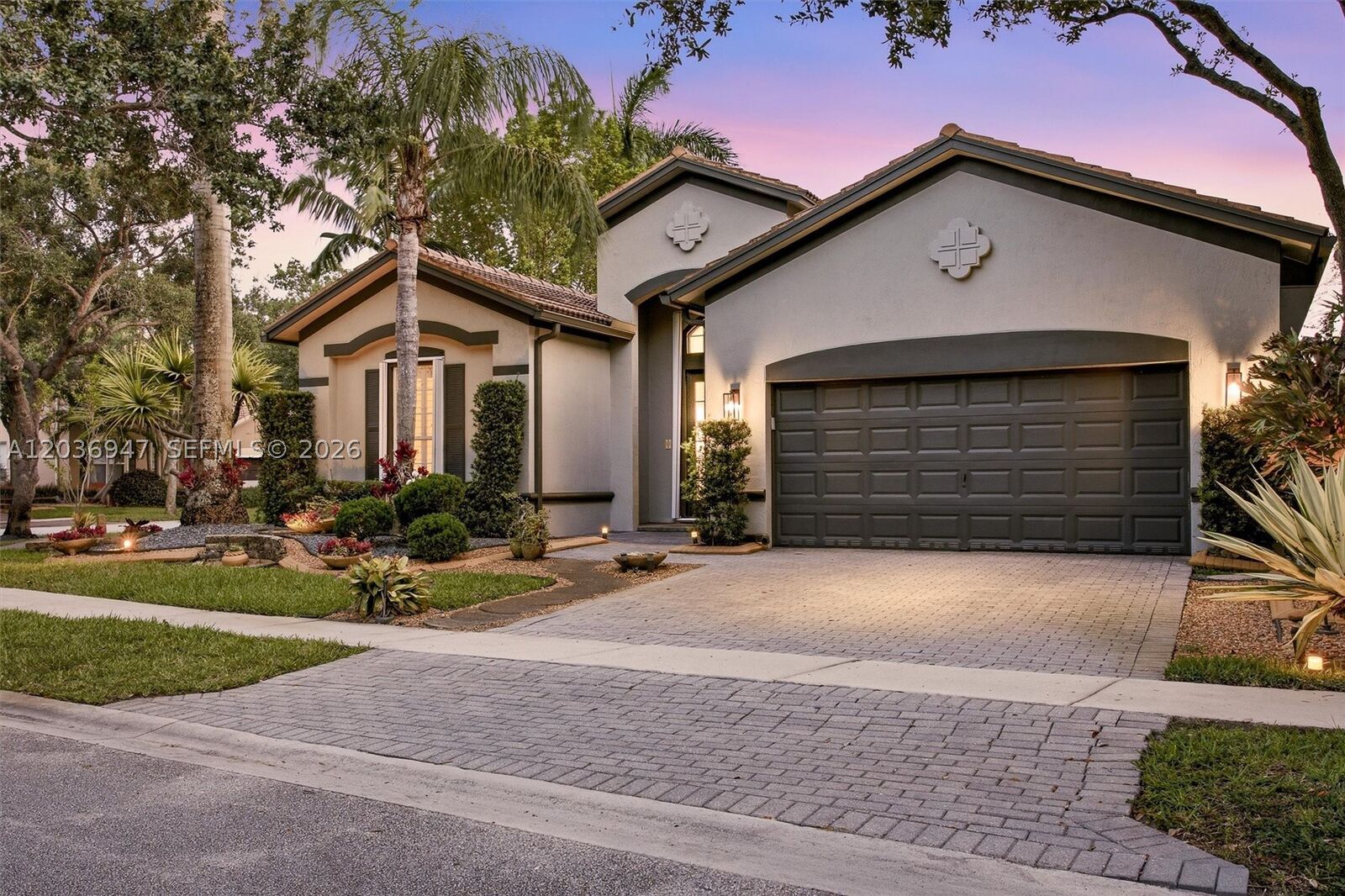 Property Photo:  19308 Stonebrook St  FL 33332 
