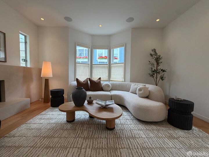 Property Photo:  221 Danvers Street  CA 94114 