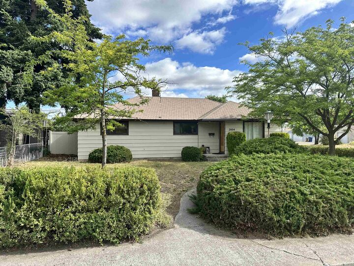 Property Photo: 2604 W Crown Ave WA 99205