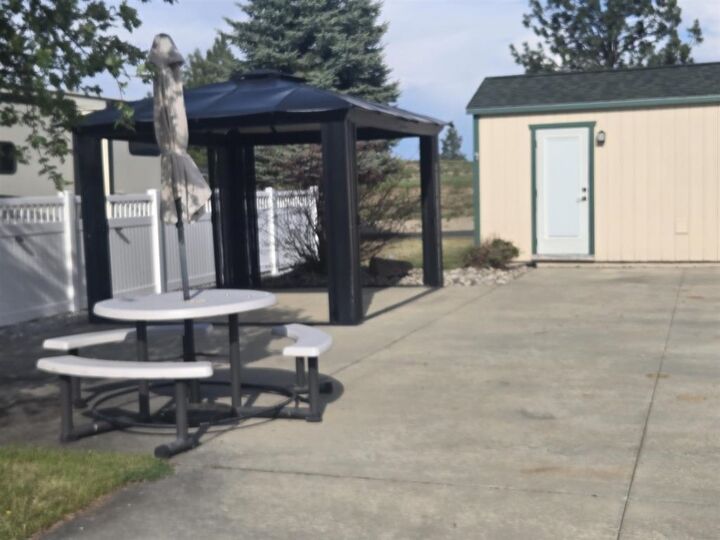 Property Photo: 1205 N Country Club Dr 98 WA 99006