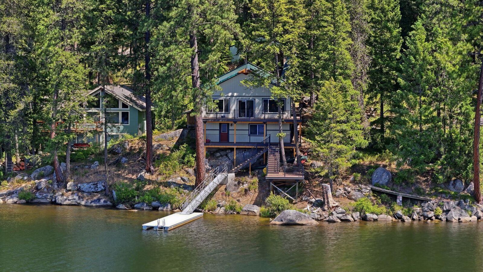Property Photo:  421 Eastshore Rd  WA 99156 