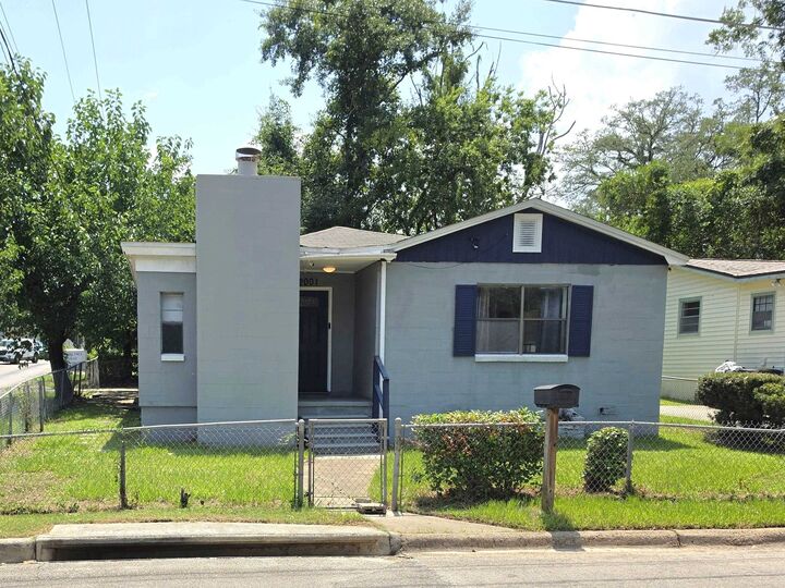 Property Photo: 2001 Daisy Street FL 32310