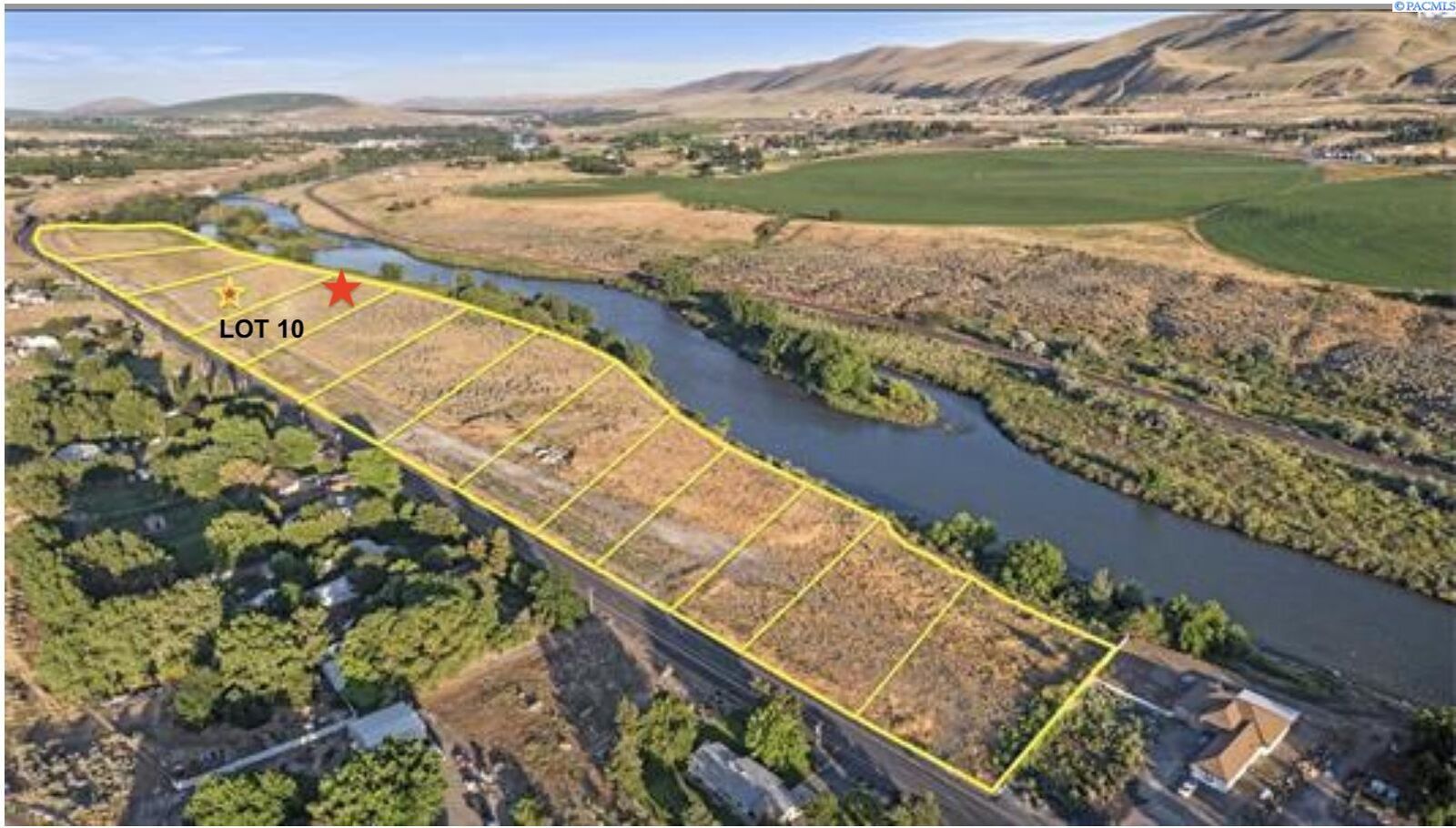 Property Photo: 16055 W Old Inland Empire Hwy WA 99320