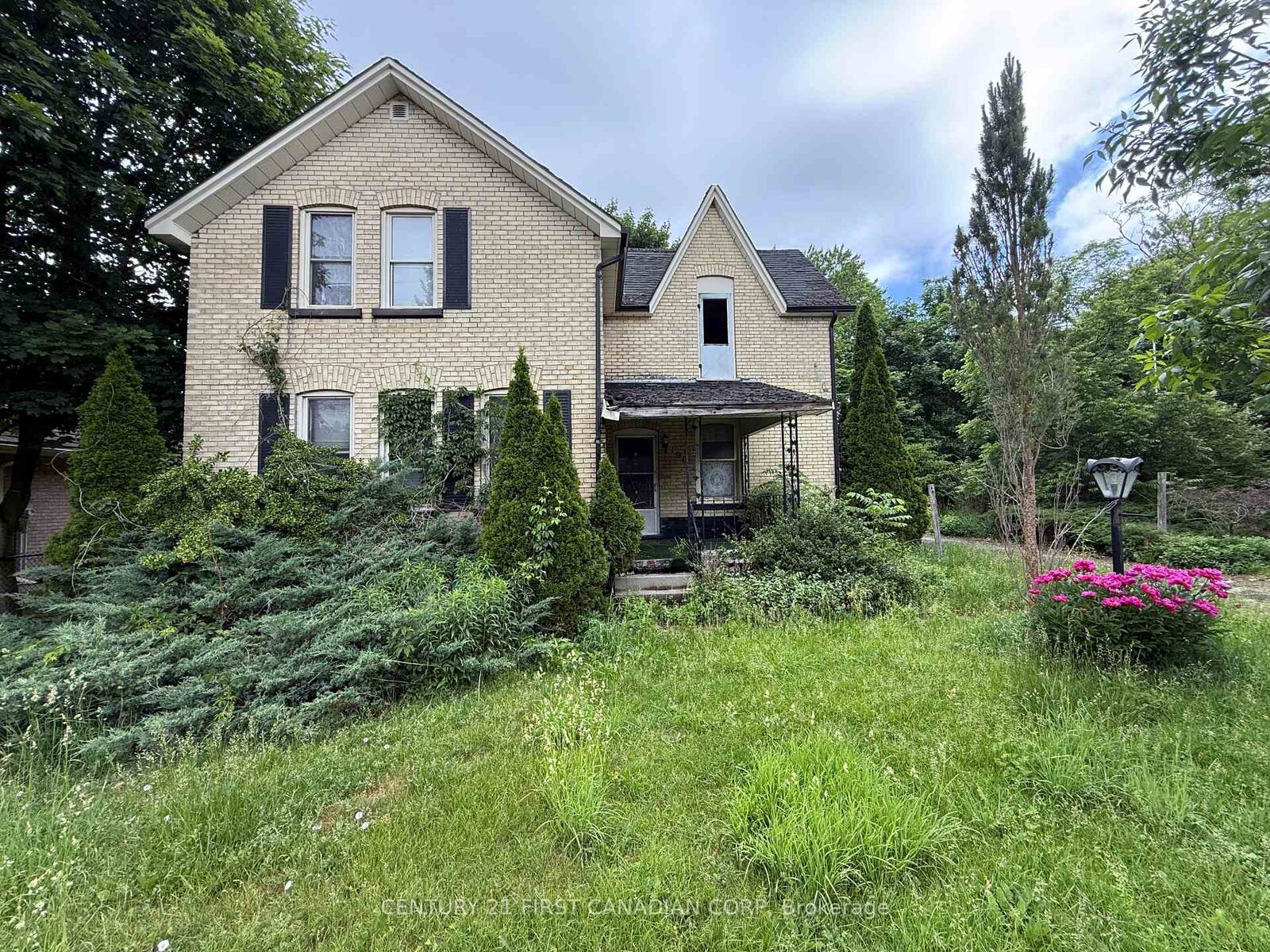 Property Photo:  190 Church Street  ON N0M 1A0 