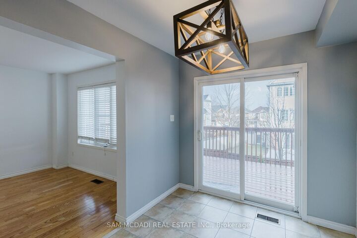 Photo de la propriété:  1260 Lamont Crescent  ON L9T 6W5 