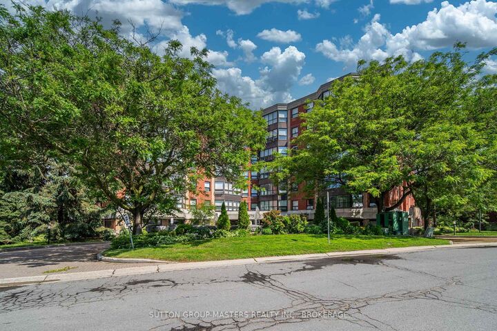 Property Photo: 675 Davis Drive 611 ON K7M 8L5