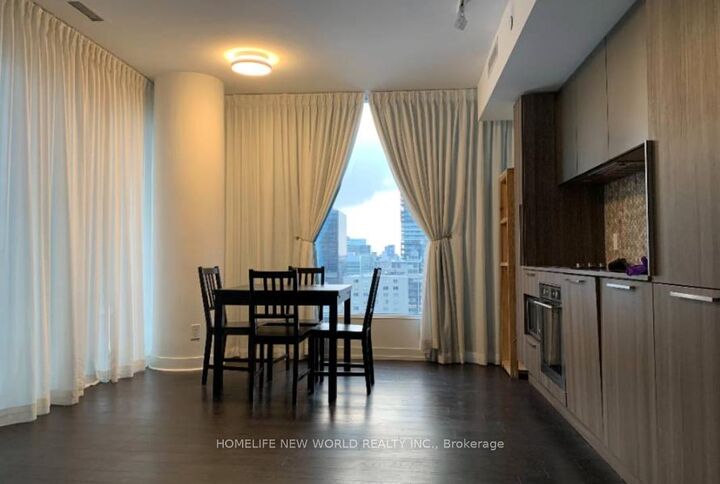 Property Photo:  85 Wood Street 2903  ON M4Y 0E8 