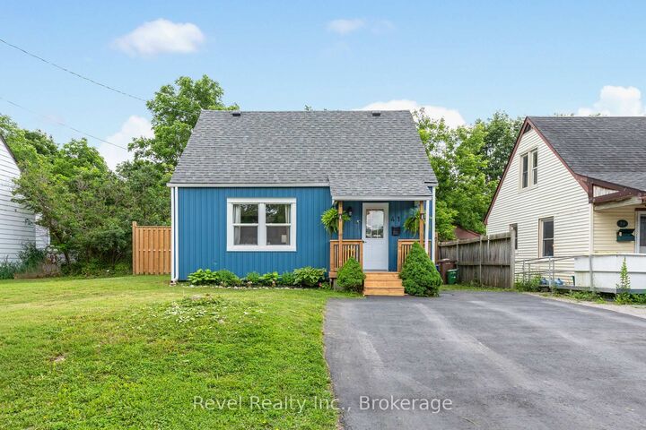 Property Photo:  41 Melbourne Street E  ON K9V 1X8 